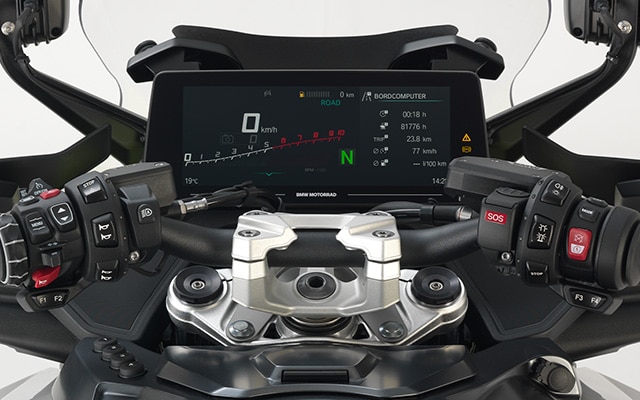 Instruments disposés de manière ergonomique