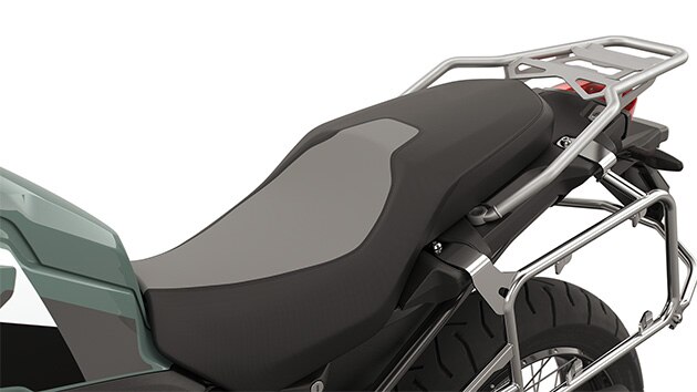 The comfort seat of the F 900 GS Adventure from BMW Motorrad