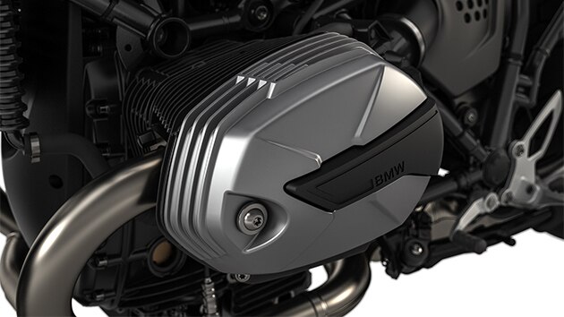 We see the two-cylinder boxer engine of the R nineT Pure.