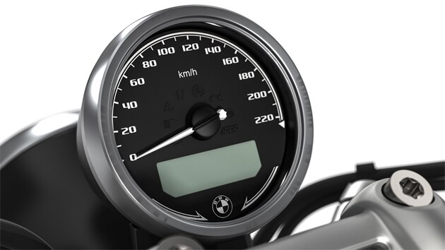 We see the classic speedometer instrument of the R nineT Pure.
