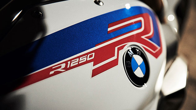 La BMW R 1250 R en style HP avec le réservoir à l'honneur