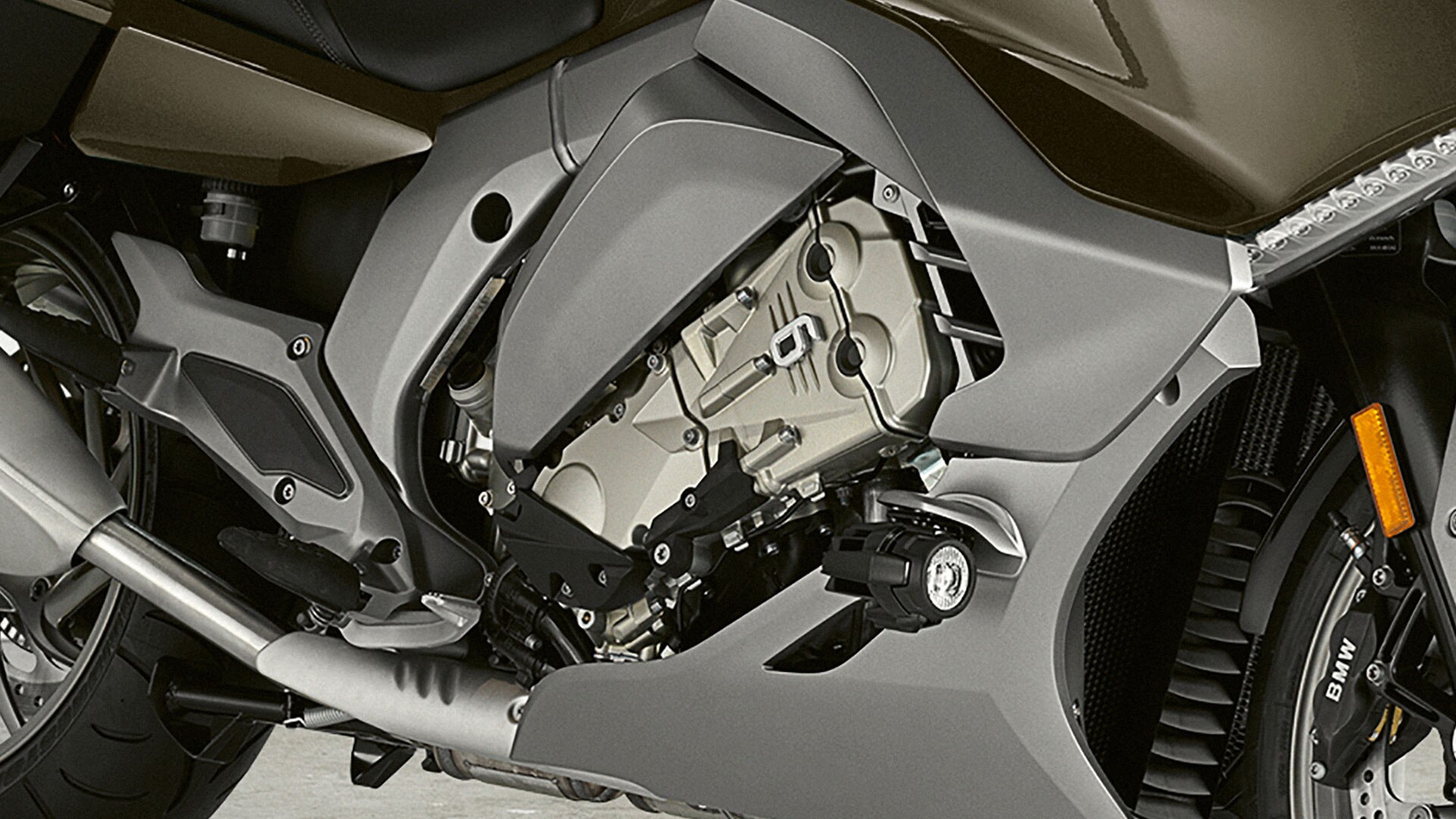 K 1600 GTL 6-cylinder in-line engine